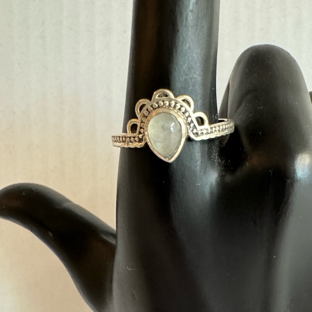 Vtg Moonstone and 925 Sterling silver stamped India YS 925 Boho ring.Size 10